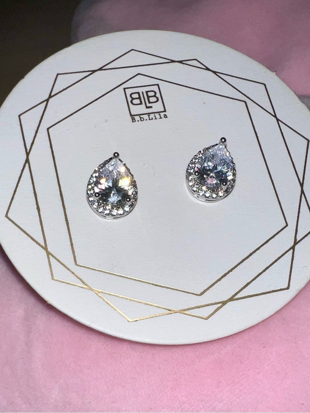 New bb Lila bling teardrop studs